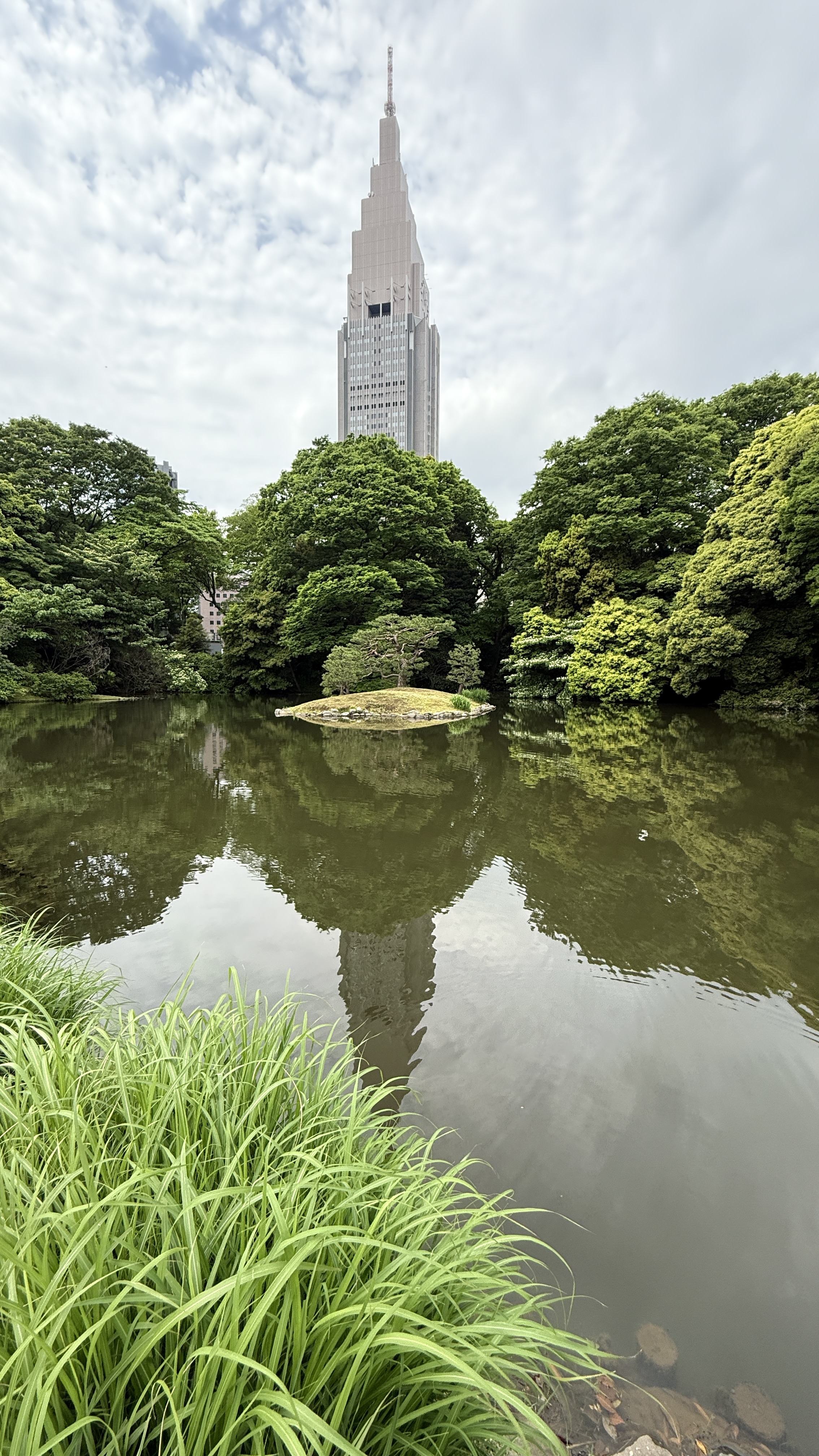 Featured image of post Shinjuku Gyoen National Garden: Tokyo's Hidden Green Paradise
